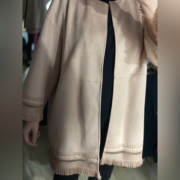 Zara jacket, boho chic and Coachella vibes! Size L never worn. Fringe - Picture 9 of 11